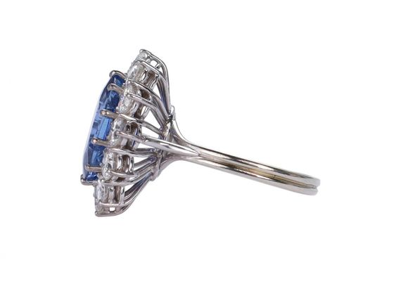 Diamond and Sapphire cluster ringDiamond and Sapphire cluster ringDiamond and Sapphire cluster ring
