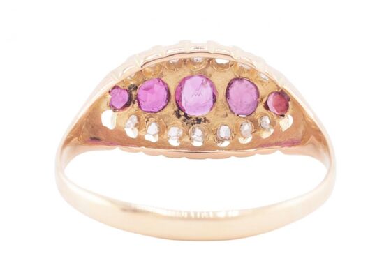 EDWARDIAN RUBY AND DIAMOND 5 STONE RING, CIRCA 1910
