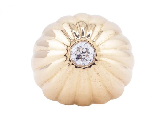 RETRO STYLE DIAMOND BOMBÉ RING, CIRCA 1940